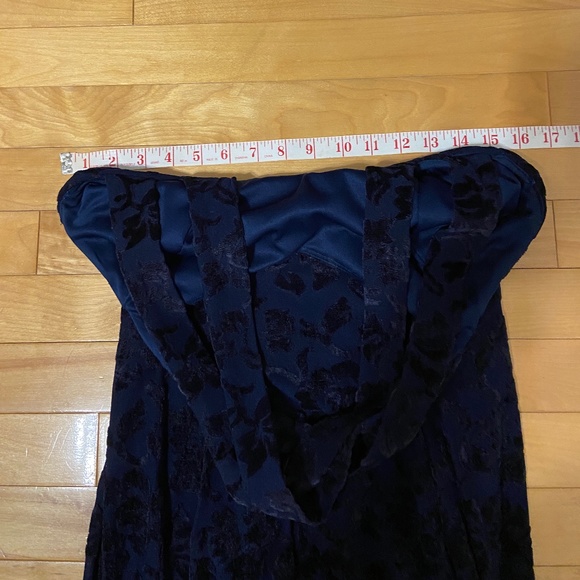 SUSAN ROSELLI for VIJACK  Embossed Velvet Cocktail Dress - Picture 13 of 14